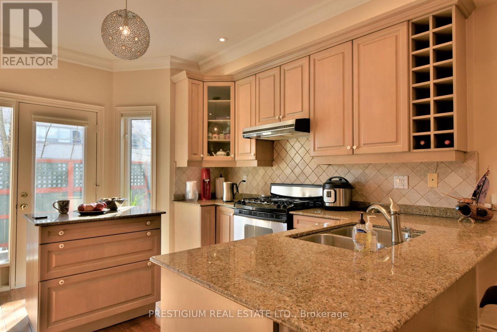 11 Annex Lane, Toronto (Annex), Ontario  M5R 3V2 - Photo 7 - C12905310