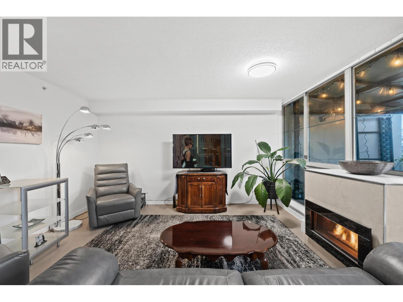 403 1159 Main Street, Vancouver, British Columbia  V6A 4B6 - Photo 3 - R3102008