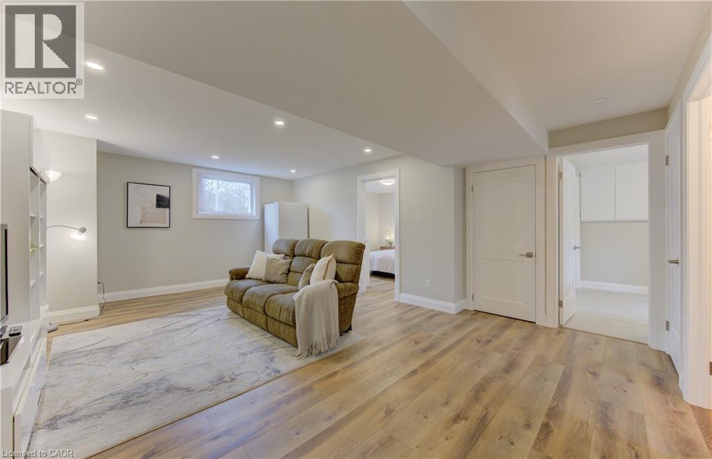 395 Warrington Drive, Waterloo, Ontario  N2L 2P7 - Photo 37 - 40812035