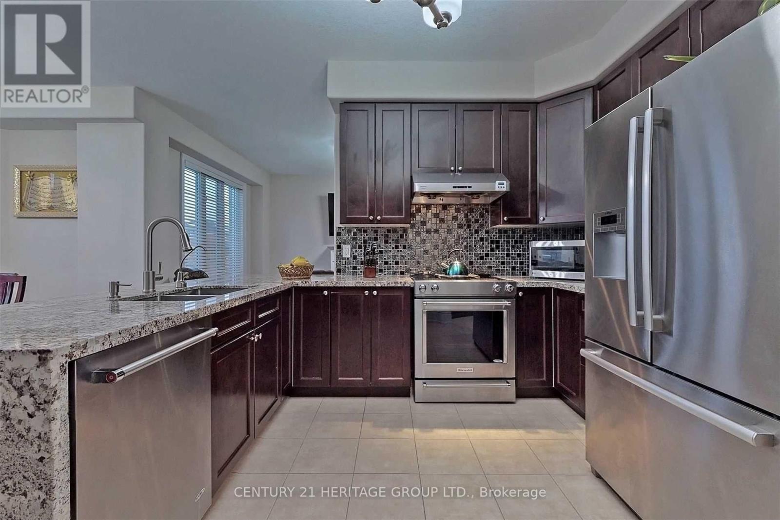 16 Tim Jacobs Drive, Georgina, Ontario  L4P 4C7 - Photo 10 - N12905286