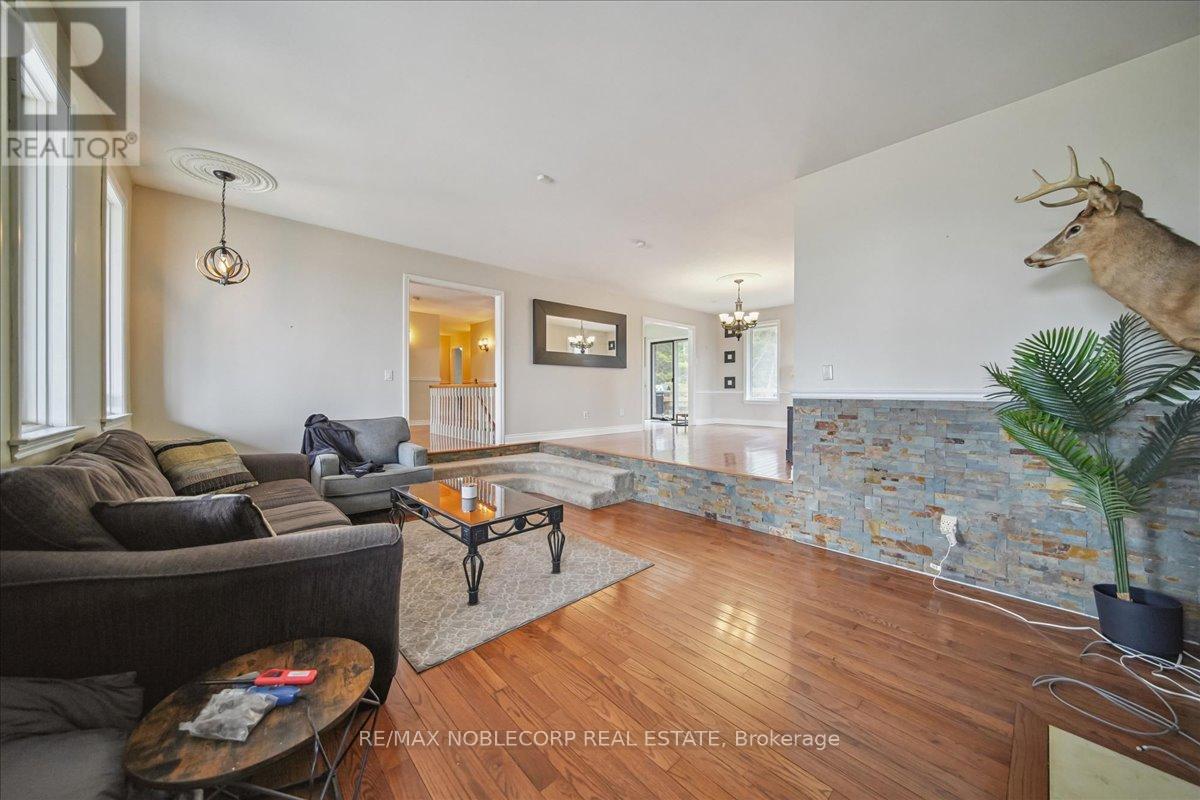 1945 10th Side Road, New Tecumseth, Ontario  L0G 1W0 - Photo 10 - N12905300