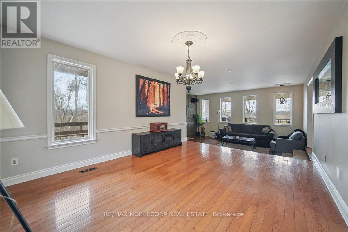 1945 10th Side Road, New Tecumseth, Ontario  L0G 1W0 - Photo 14 - N12905300