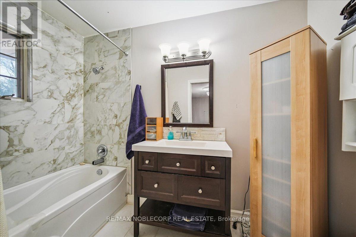 1945 10th Side Road, New Tecumseth, Ontario  L0G 1W0 - Photo 19 - N12905300