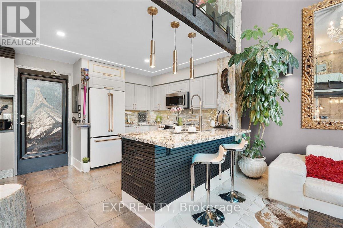 Ph416 - 300 Manitoba Street, Toronto, Ontario  M8Y 4G6 - Photo 5 - W12901646