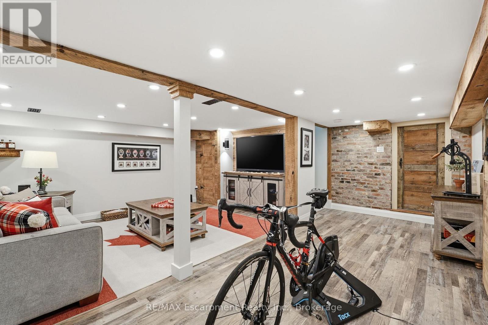 228 Mill Street N, Hamilton, Ontario  L0R 2H0 - Photo 33 - X12905174