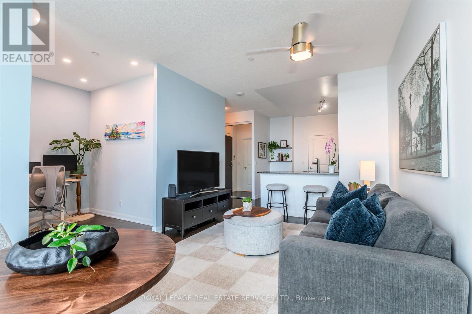 Ph101 - 215 Sherway Gardens Road, Toronto, Ontario  M9C 0A4 - Photo 10 - W12905270