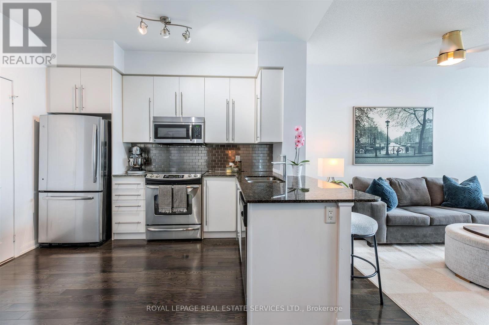 Ph101 - 215 Sherway Gardens Road, Toronto, Ontario  M9C 0A4 - Photo 3 - W12905270