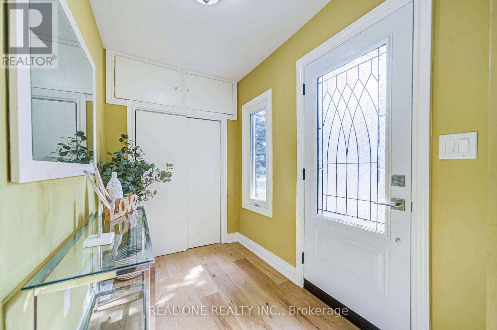 4052 Saint James Avenue, Niagara Falls, Ontario  L2E 6H6 - Photo 4 - X12905282