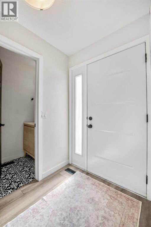 19, 330 Canterbury Drive Sw, Calgary, Alberta  T2W 1H6 - Photo 2 - A2292120