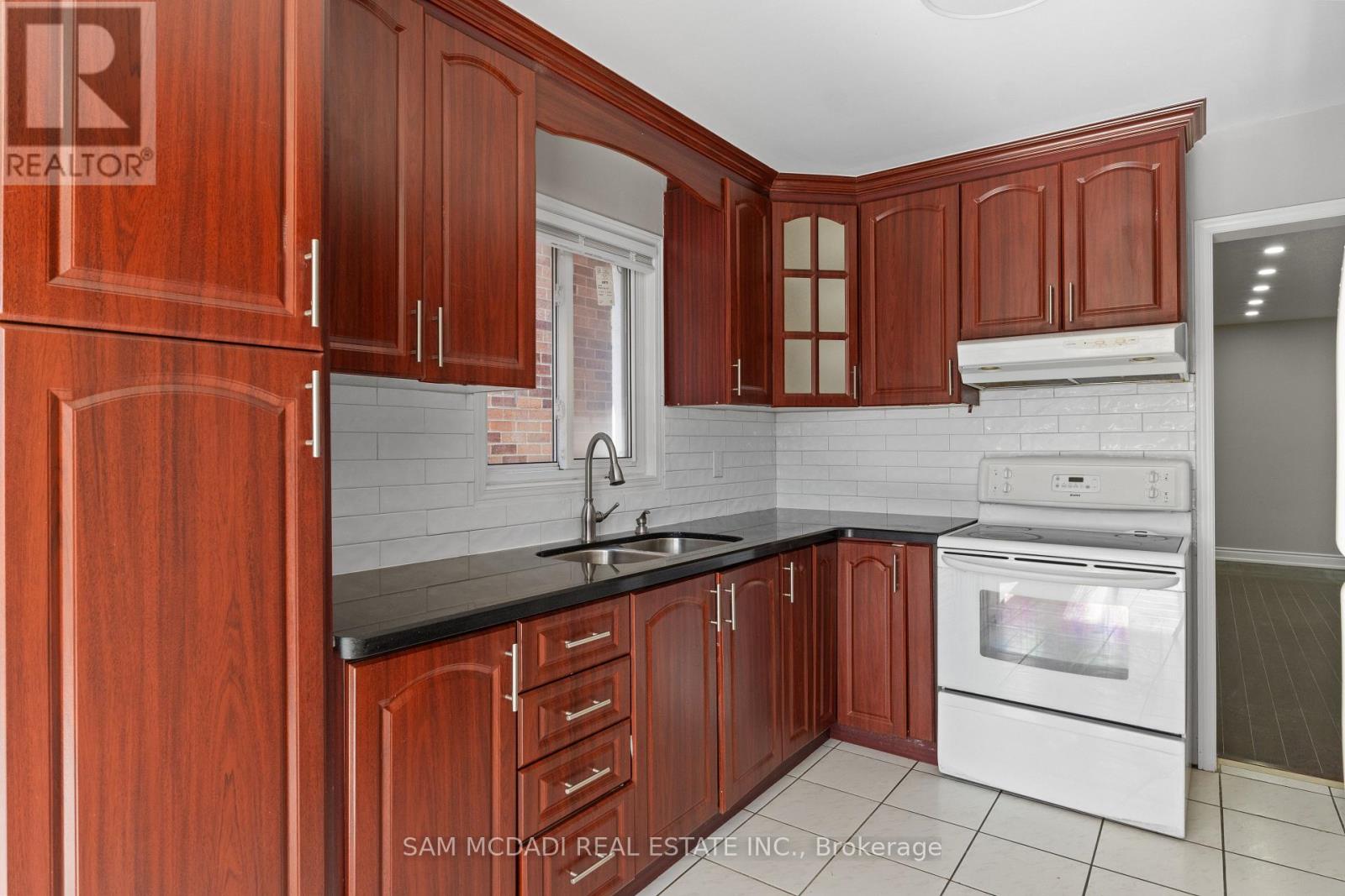 67 Blue Bonnet Drive, Brampton, Ontario  L6Y 4N3 - Photo 13 - W12898440