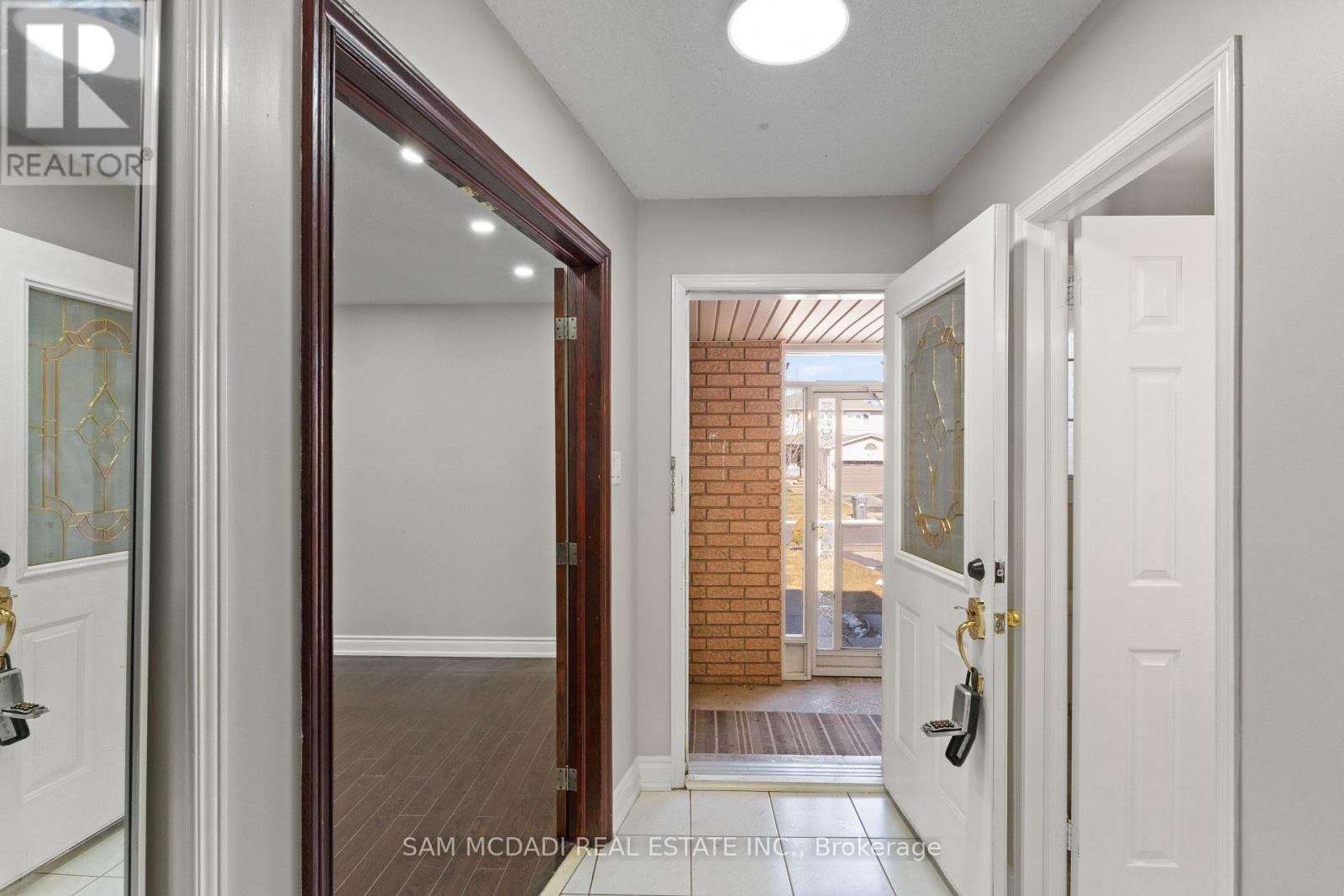 67 Blue Bonnet Drive, Brampton, Ontario  L6Y 4N3 - Photo 9 - W12898440