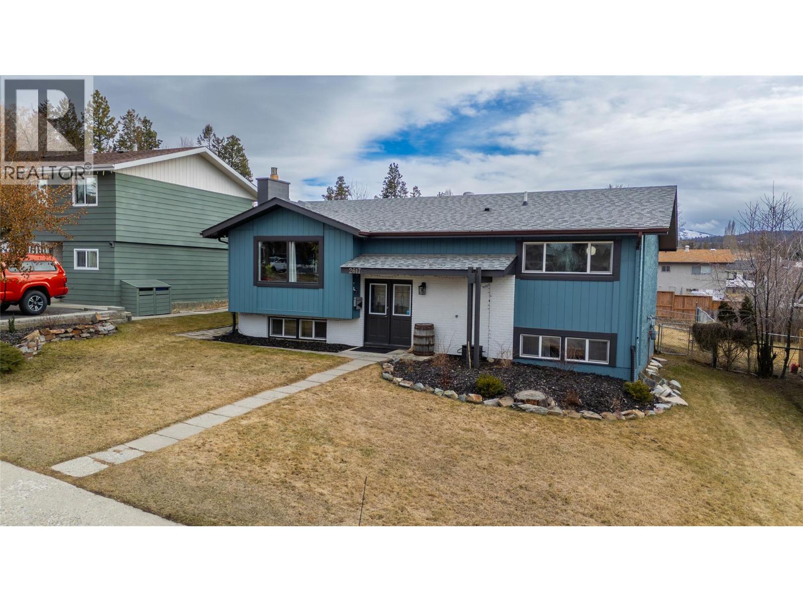 2617 3rd Street S, Cranbrook, British Columbia V1C 4W4 - Photo 1 - 10380037