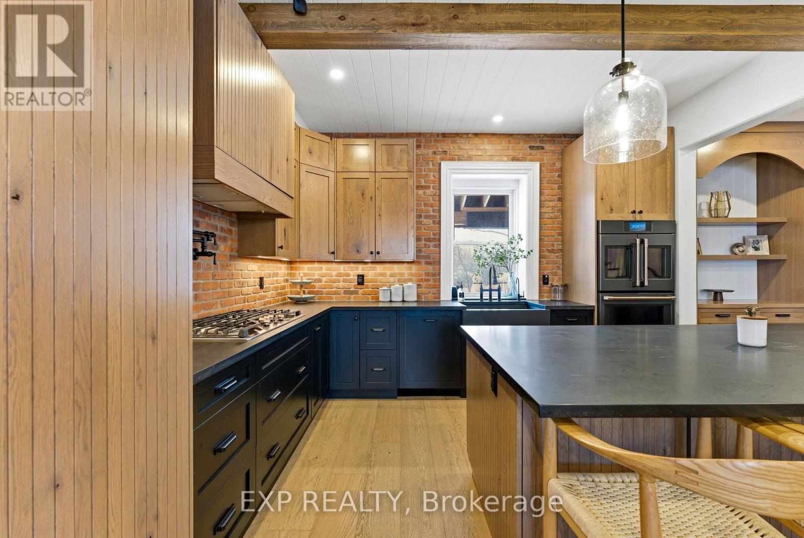 348 Massassauga Road, Prince Edward County, Ontario  K8N 4Z7 - Photo 12 - X12905432