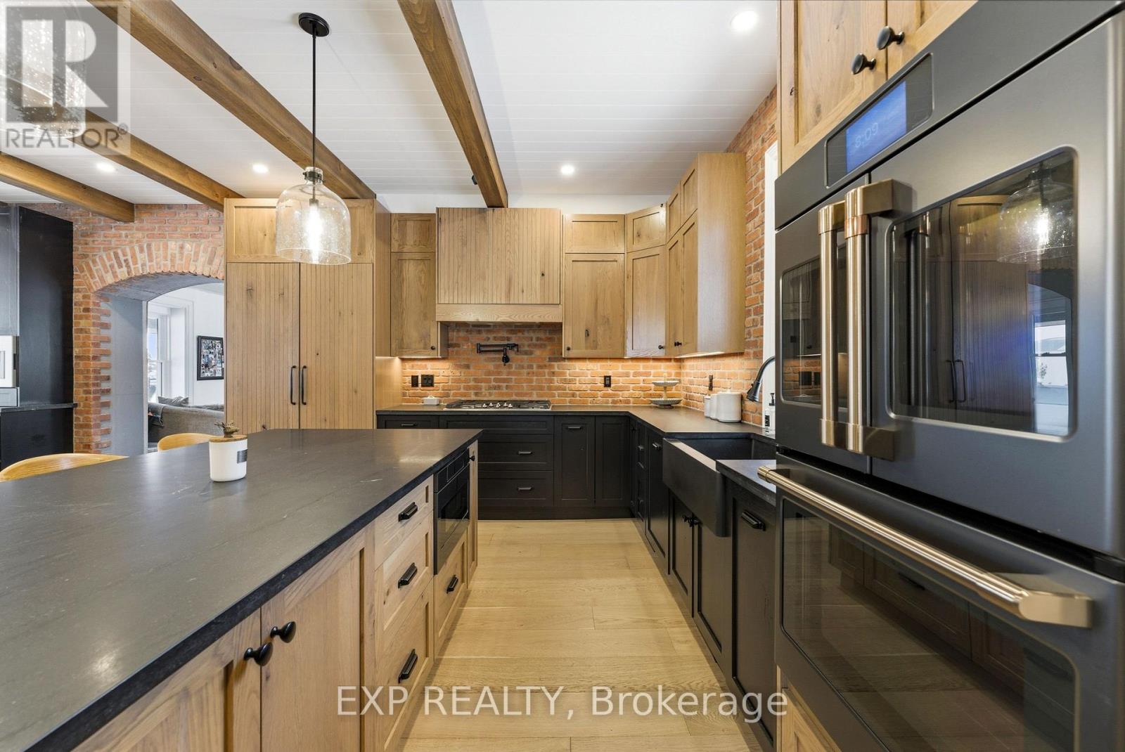 348 Massassauga Road, Prince Edward County, Ontario  K8N 4Z7 - Photo 13 - X12905432