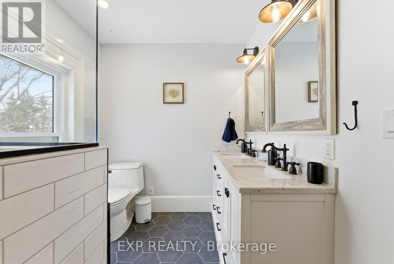 348 Massassauga Road, Prince Edward County, Ontario  K8N 4Z7 - Photo 21 - X12905432