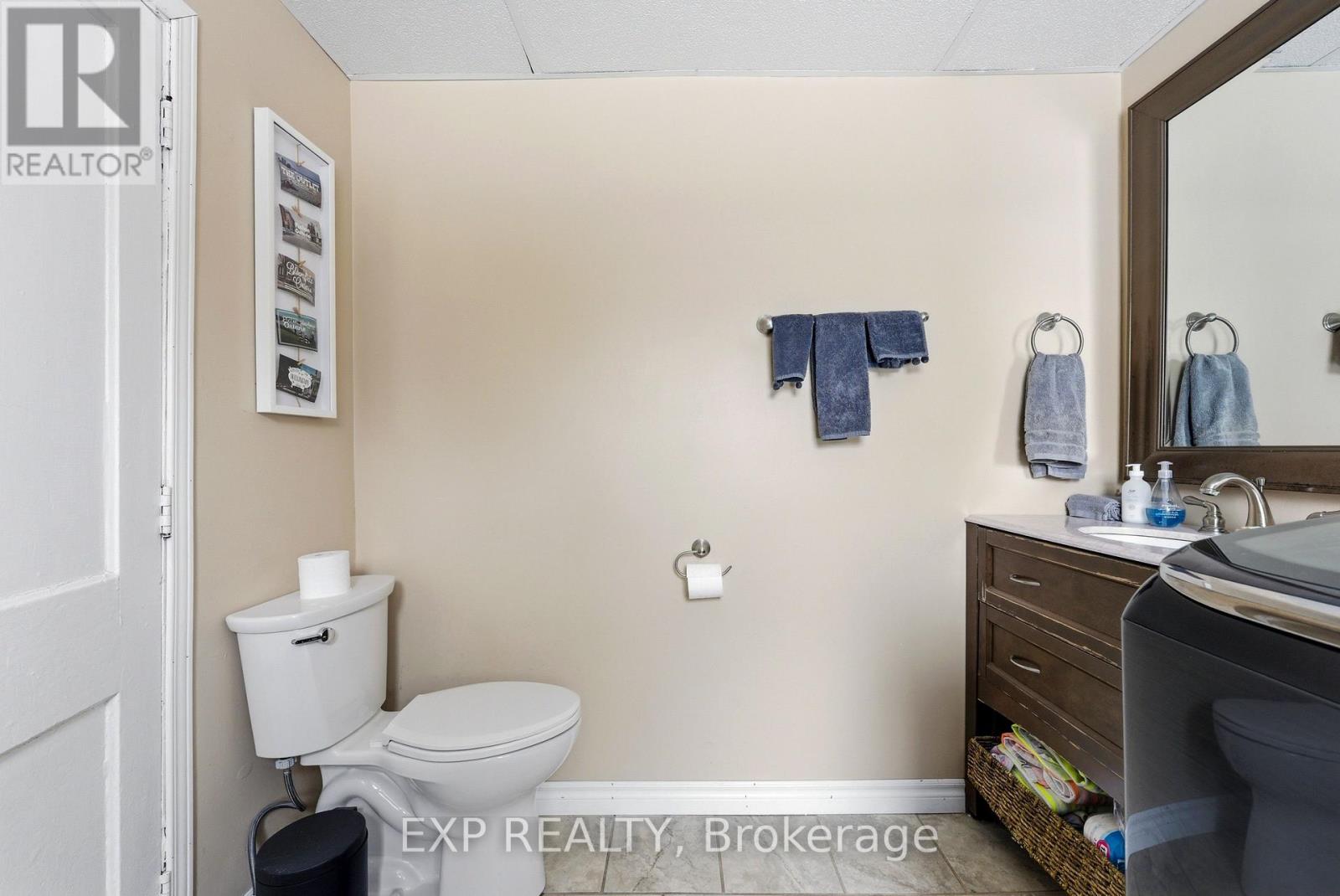 348 Massassauga Road, Prince Edward County, Ontario  K8N 4Z7 - Photo 35 - X12905432