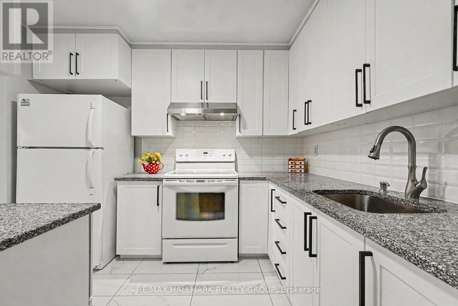 19 - 1542 Queensdale Avenue, Ottawa, Ontario  K1T 1R7 - Photo 12 - X12905358