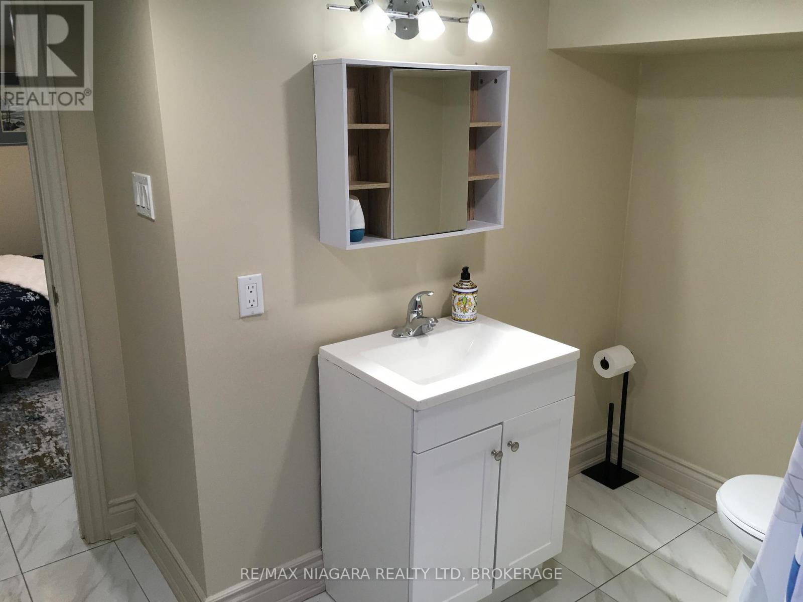 Lower Bedroom 2 - 3968 St Peter Street, Niagara Falls, Ontario  L2J 2N8 - Photo 15 - X12905378