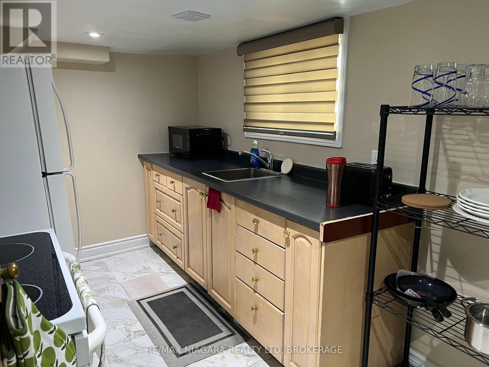 Lower Bedroom 2 - 3968 St Peter Street, Niagara Falls, Ontario  L2J 2N8 - Photo 23 - X12905378