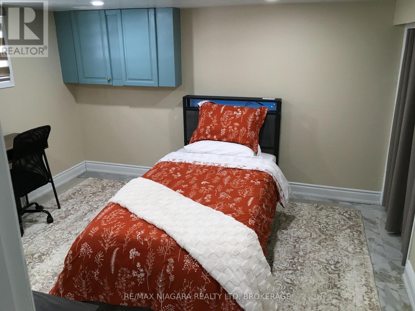 Lower Bedroom 2 - 3968 St Peter Street, Niagara Falls, Ontario  L2J 2N8 - Photo 4 - X12905378