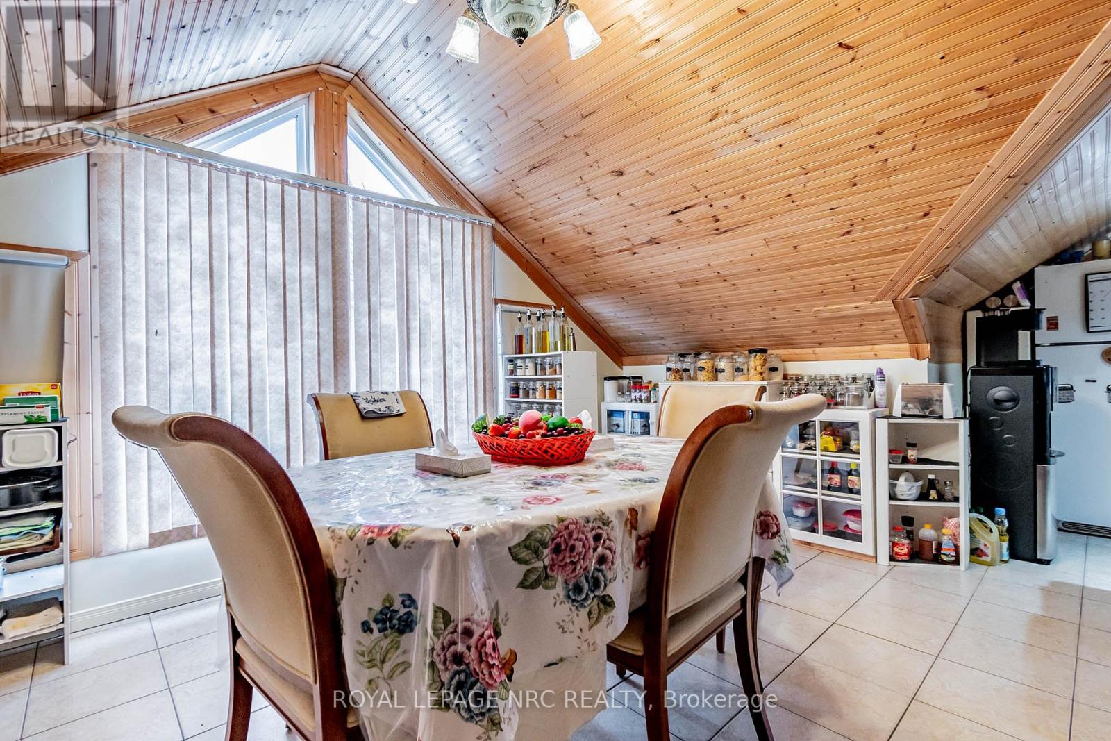 6490 Thorold Stone Road, Niagara Falls, Ontario  L2J 1B3 - Photo 13 - X12905382