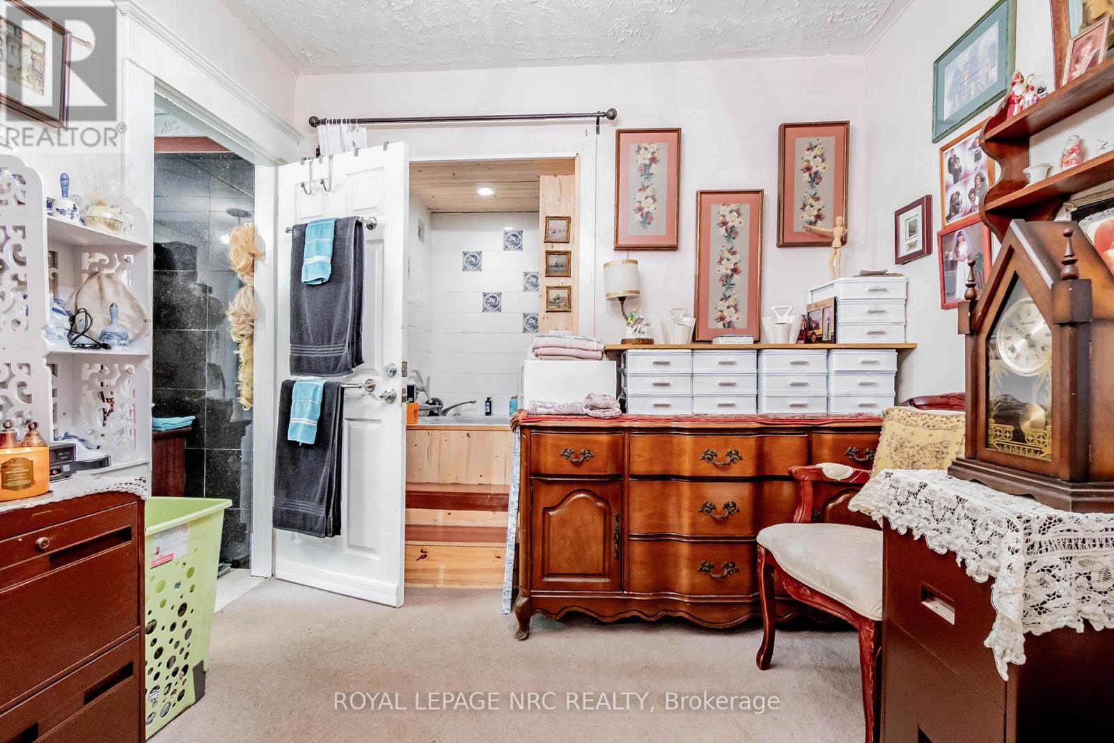 6490 Thorold Stone Road, Niagara Falls, Ontario  L2J 1B3 - Photo 25 - X12905382