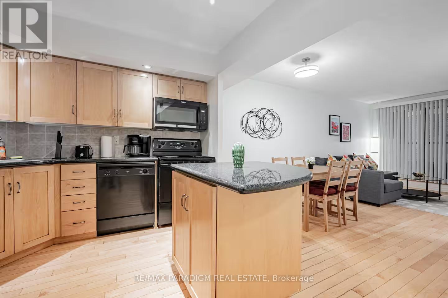 228 - 250 Wellington Street W, Toronto, Ontario  M5V 3P6 - Photo 11 - C12905380