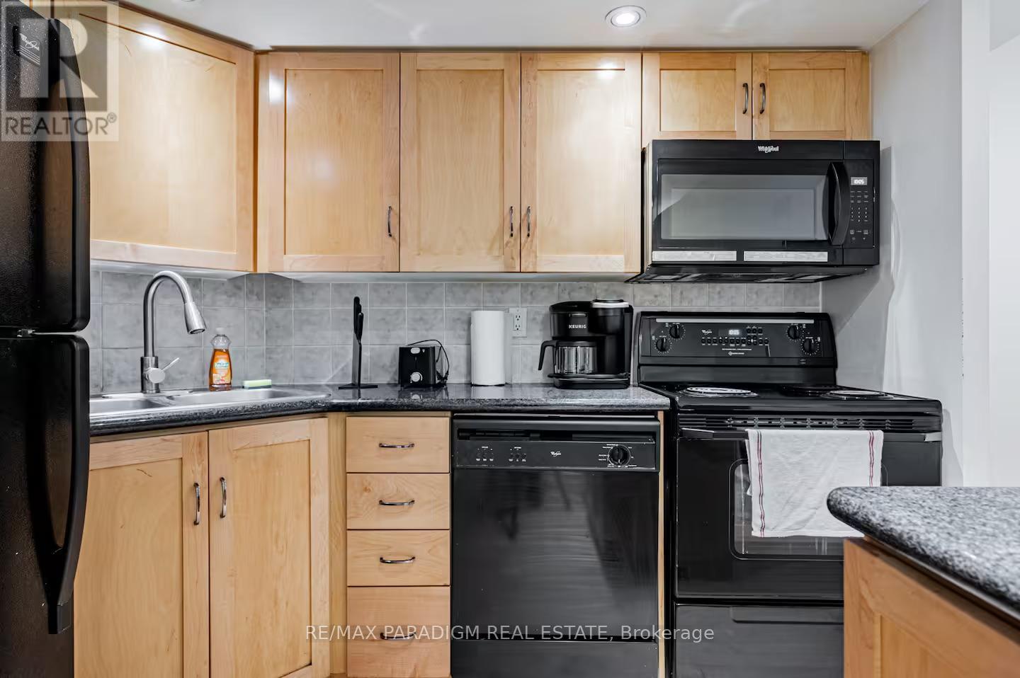 228 - 250 Wellington Street W, Toronto, Ontario  M5V 3P6 - Photo 14 - C12905380