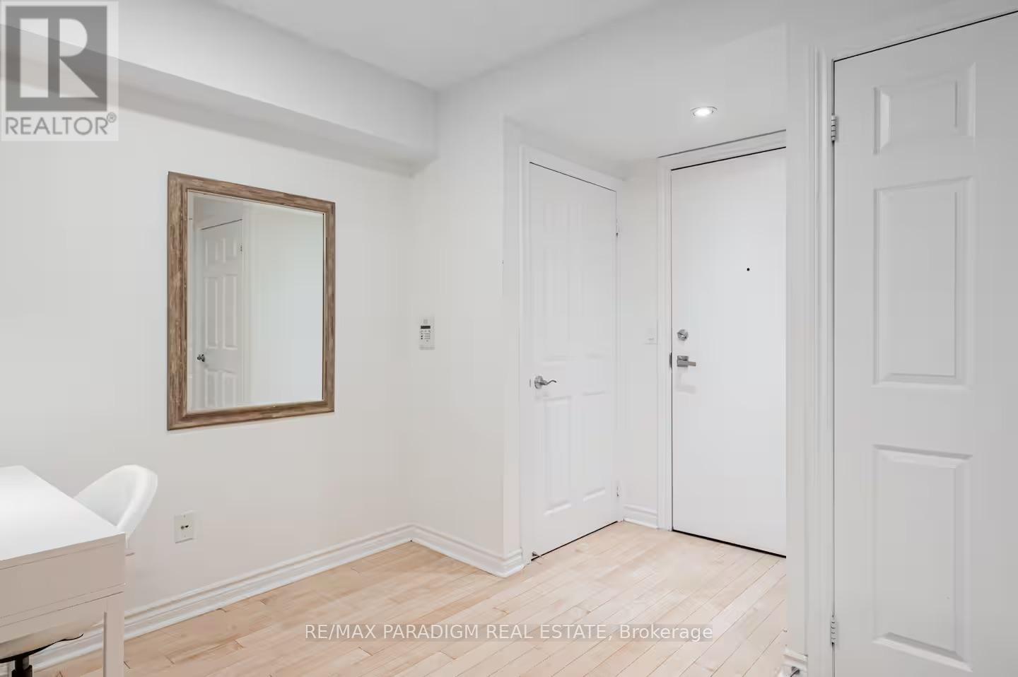 228 - 250 Wellington Street W, Toronto, Ontario  M5V 3P6 - Photo 2 - C12905380