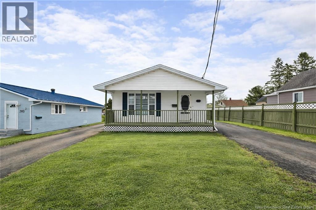 199 Cedar, Moncton, New Brunswick  E1C 7L6 - Photo 1 - NB135264