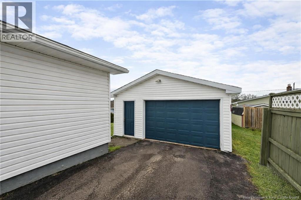 199 Cedar, Moncton, New Brunswick  E1C 7L6 - Photo 3 - NB135264