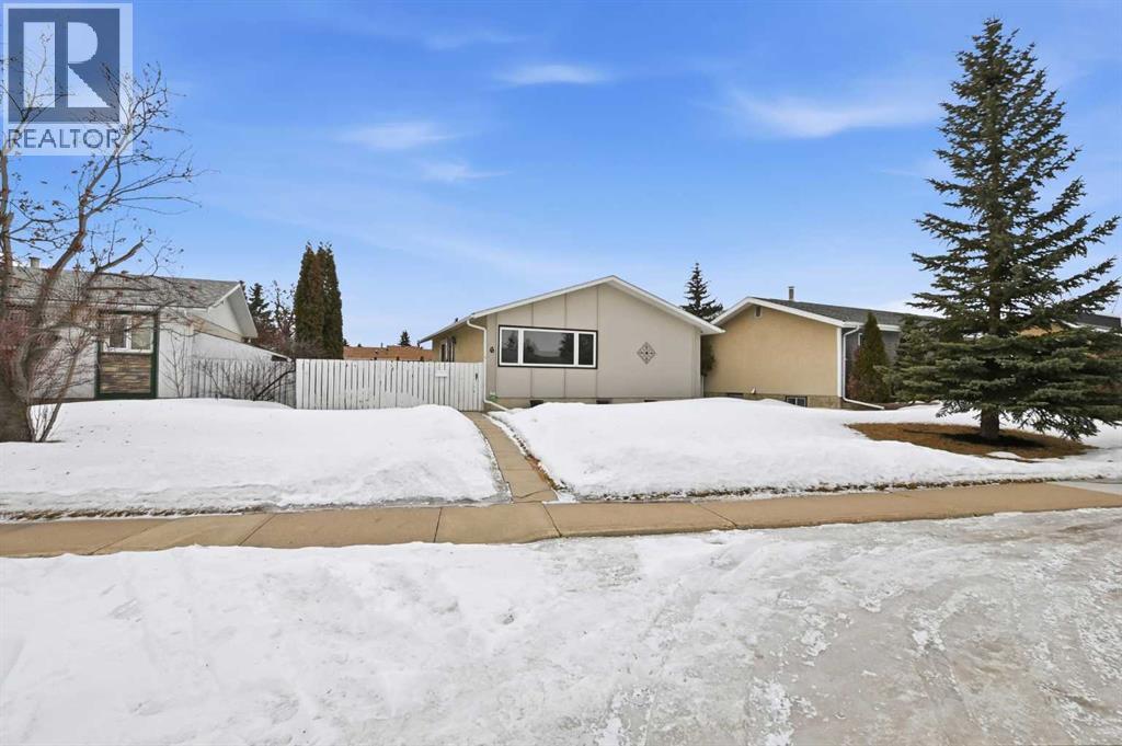 6 Orwell Close, Red Deer, Alberta T4N 5J2 - Photo 2 - A2290869