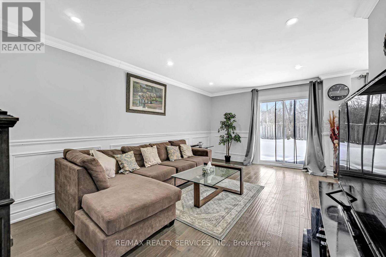 109 Millington Crescent, Ajax, Ontario  L1T 1R7 - Photo 4 - E12905450