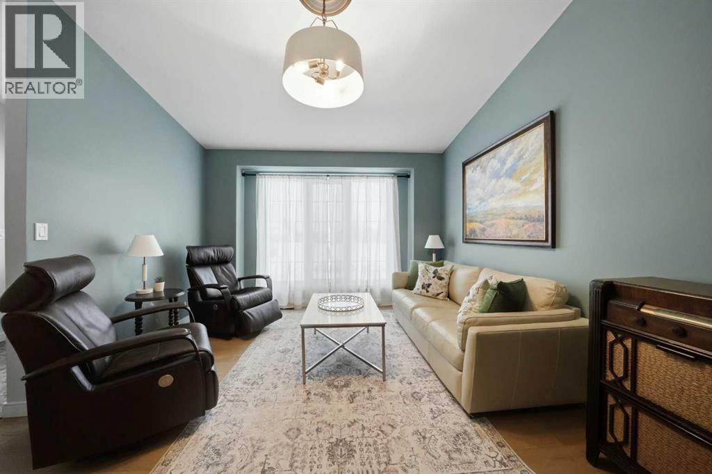 29 Dandell Close, Red Deer, Alberta T4R 2J3 - Photo 5 - A2292140