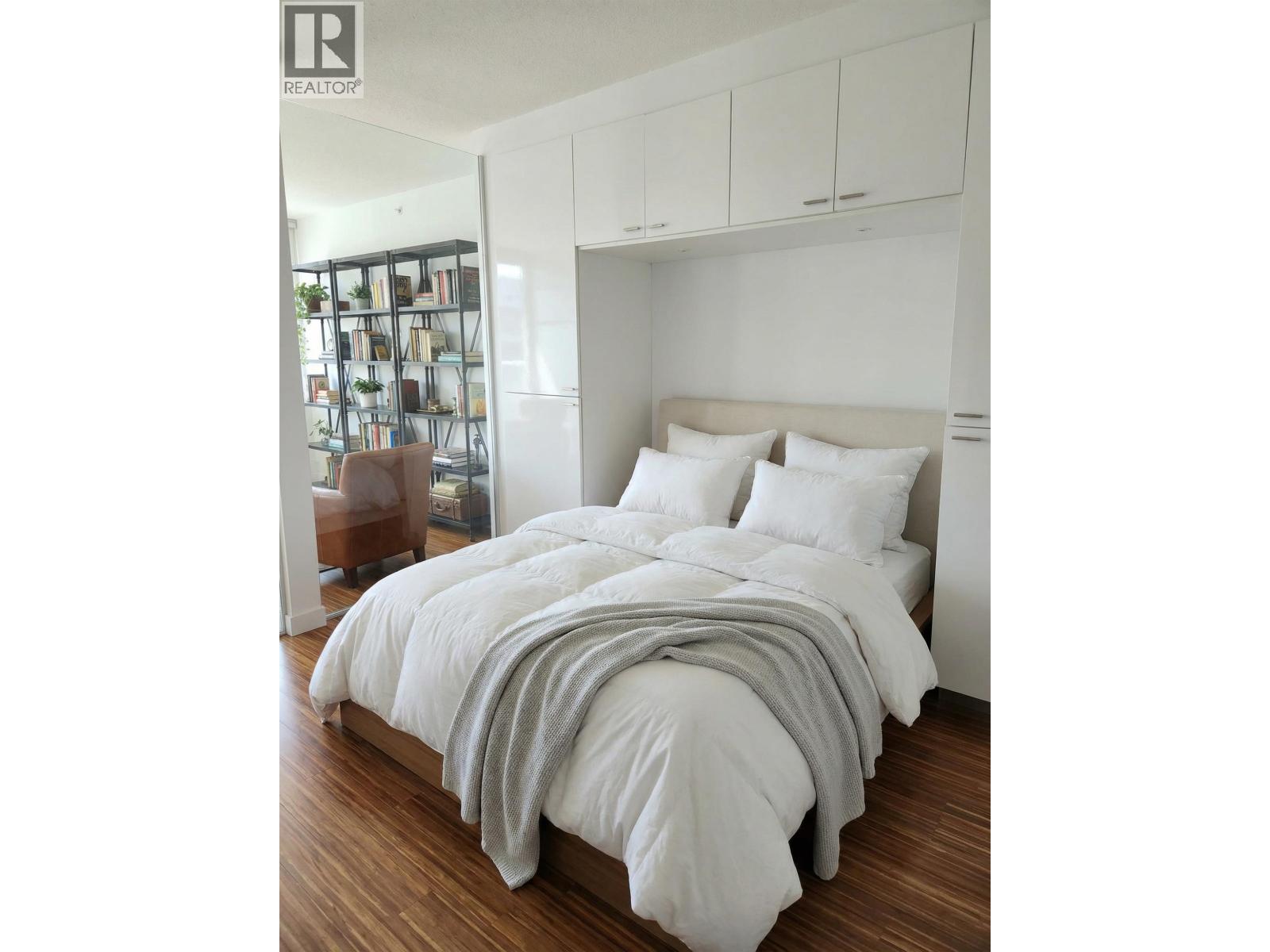 806 328 E 11th Avenue, Vancouver, British Columbia  V5T 4W1 - Photo 4 - R3058569