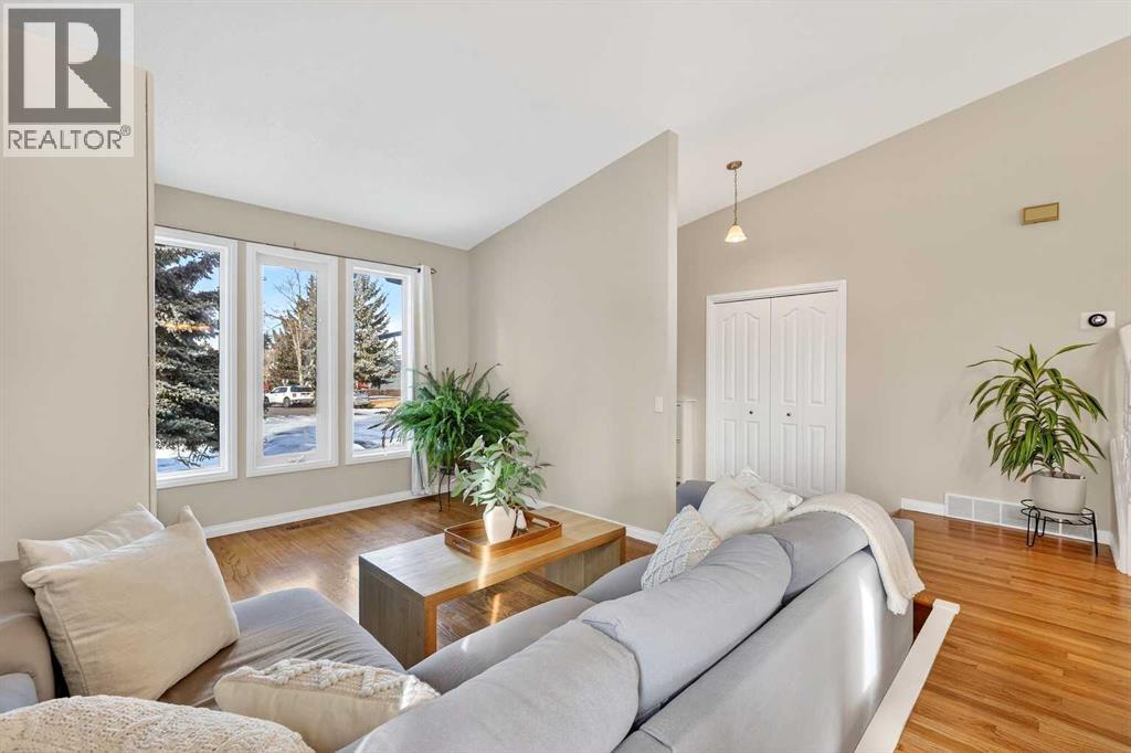 256 Sunmills Place SE, Calgary, Alberta  T2X 2P2 - Photo 6 - A2288975