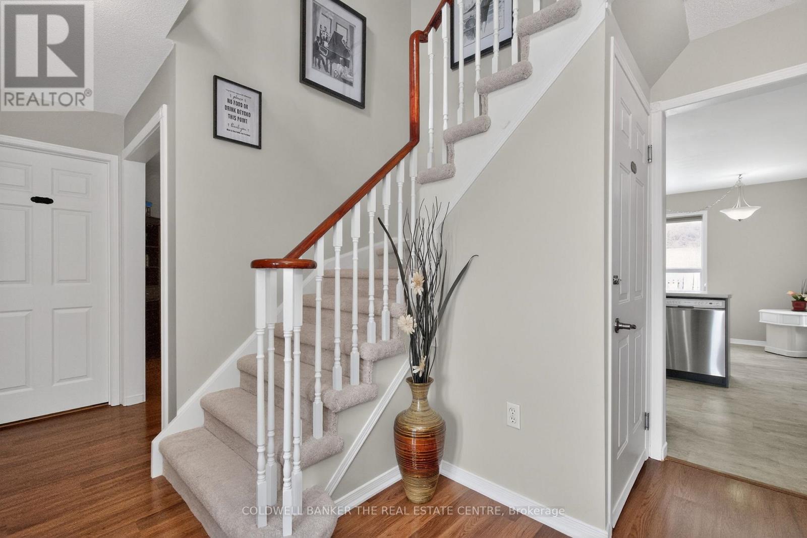 1 Mcdougall Drive, Barrie (West Bayfield), Ontario  L4N 7J1 - Photo 4 - S12905316