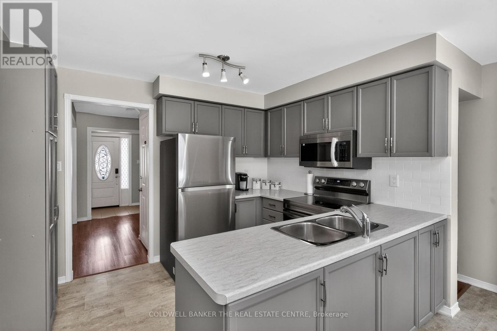 1 Mcdougall Drive, Barrie (West Bayfield), Ontario  L4N 7J1 - Photo 6 - S12905316