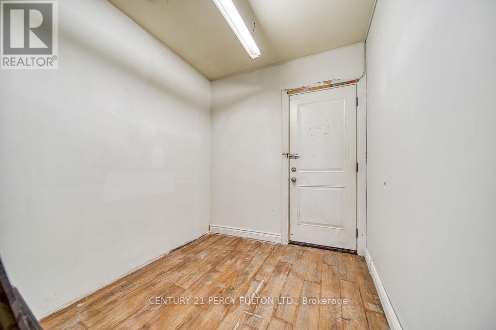 1606 Queen Street W, Toronto, Ontario M6R 1A8 - Photo 15 - W12905334