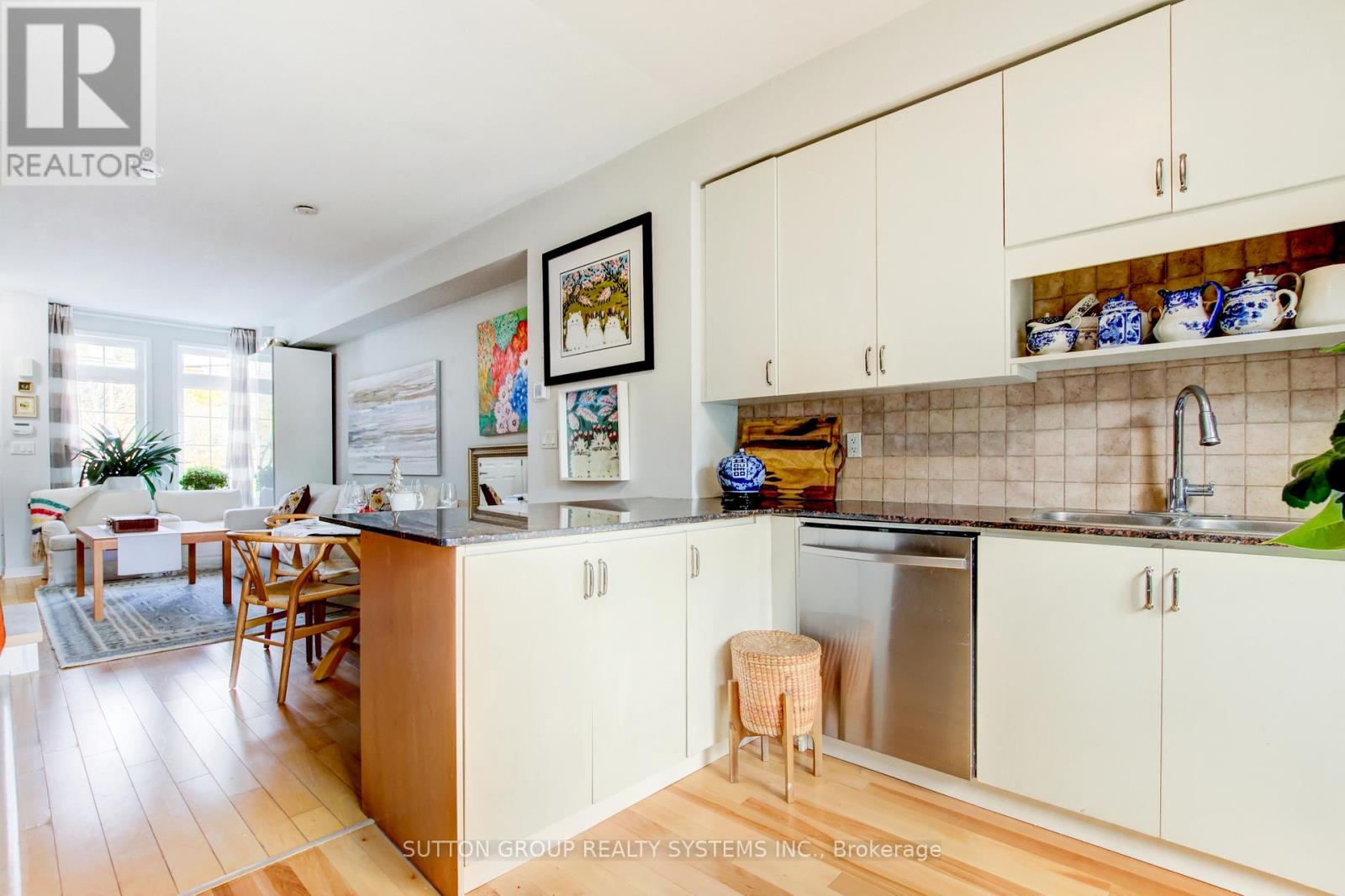 85 - 119b The Queensway, Toronto, Ontario  M6S 5B7 - Photo 20 - W12905356