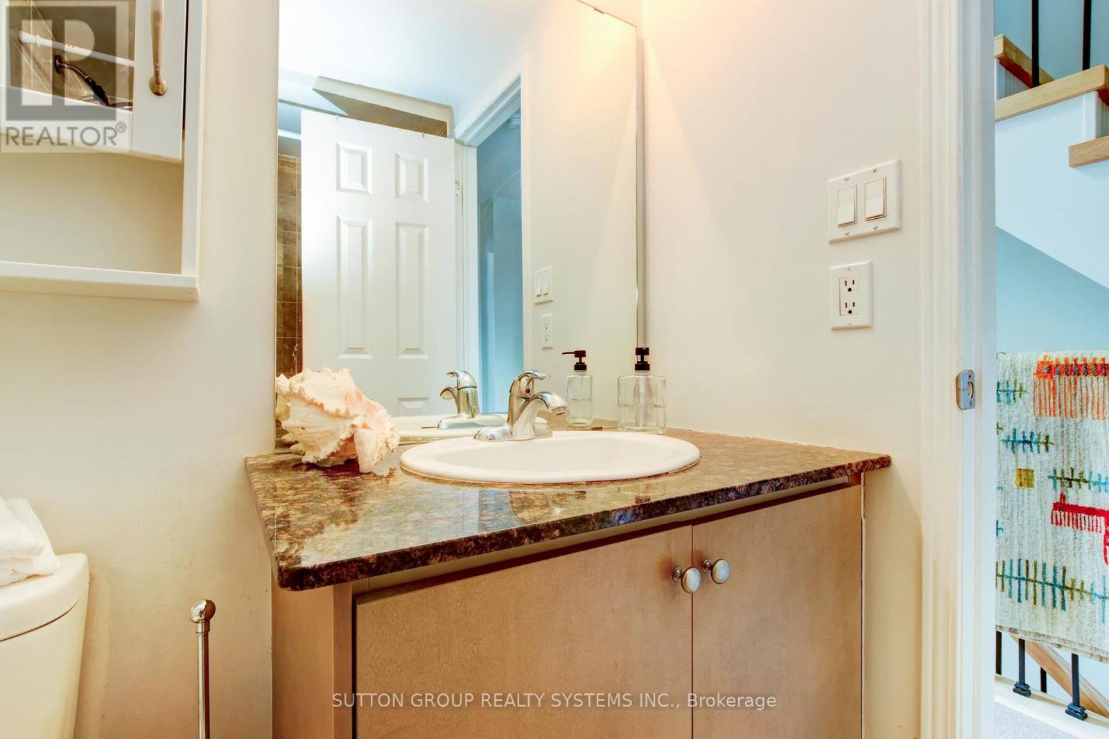 85 - 119b The Queensway, Toronto, Ontario  M6S 5B7 - Photo 32 - W12905356