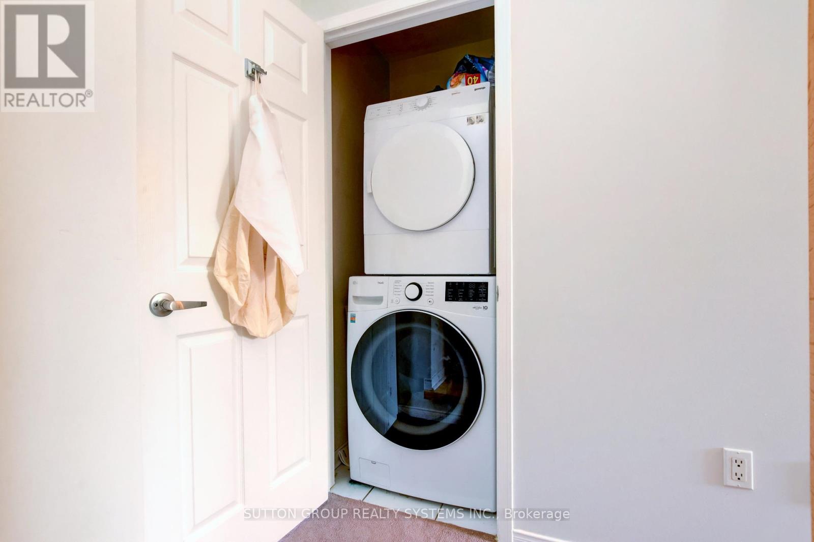 85 - 119b The Queensway, Toronto, Ontario  M6S 5B7 - Photo 35 - W12905356