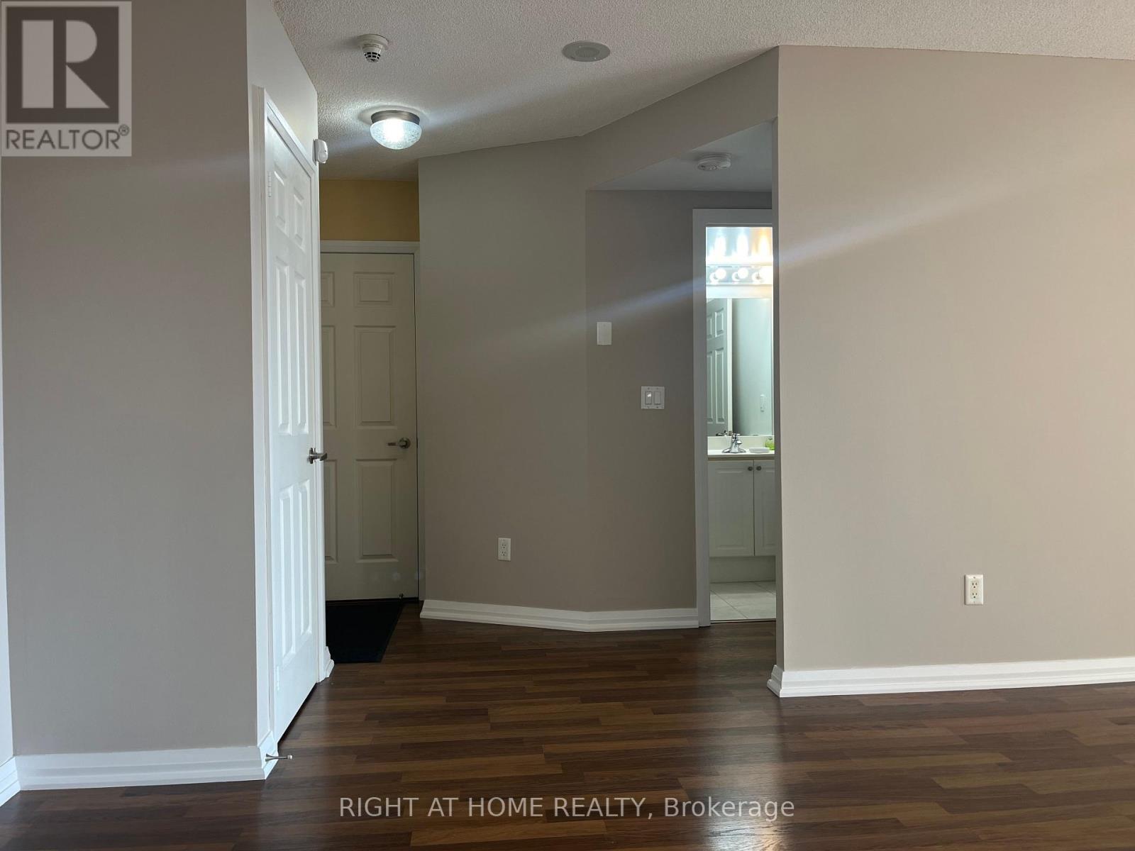 707 - 220 Forum Drive, Mississauga, Ontario  L4Z 4K1 - Photo 3 - W12905362