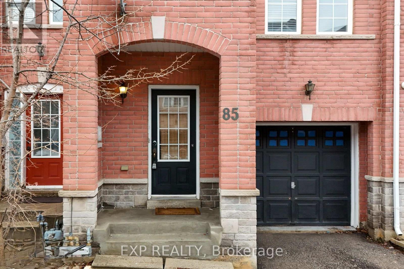 85 Bernard Avenue, Brampton, Ontario  L6Y 5S3 - Photo 2 - W12905364