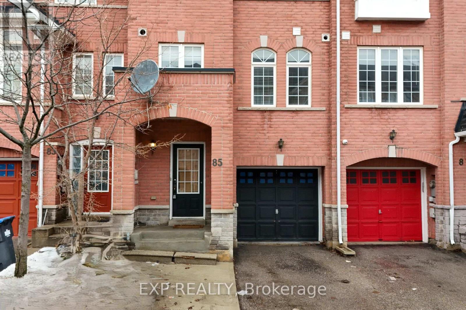 85 Bernard Avenue, Brampton, Ontario  L6Y 5S3 - Photo 3 - W12905364