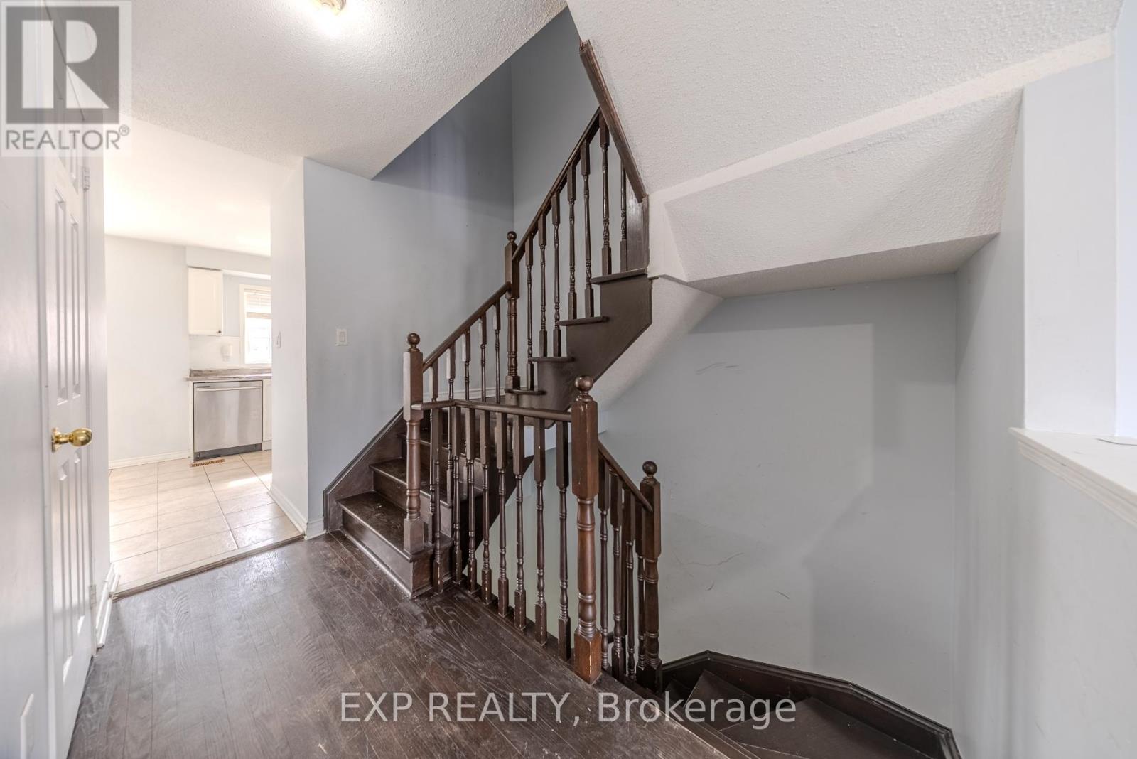 85 Bernard Avenue, Brampton, Ontario  L6Y 5S3 - Photo 9 - W12905364