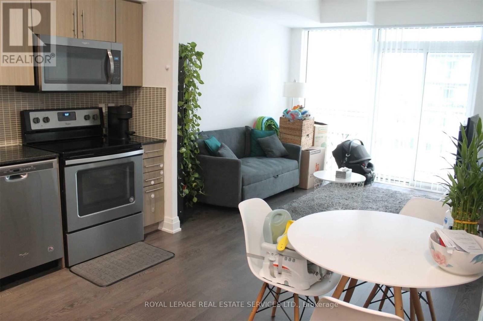 1513 - 55 Speers Road, Oakville, Ontario  L6K 3R6 - Photo 3 - W12905370