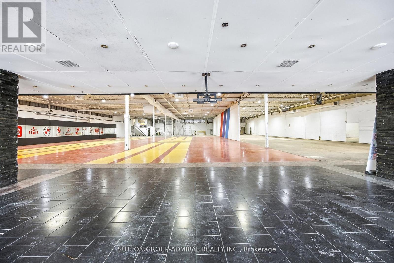 1015 Finch Avenue W, Toronto, Ontario  M3J 2C7 - Photo 8 - W12905394