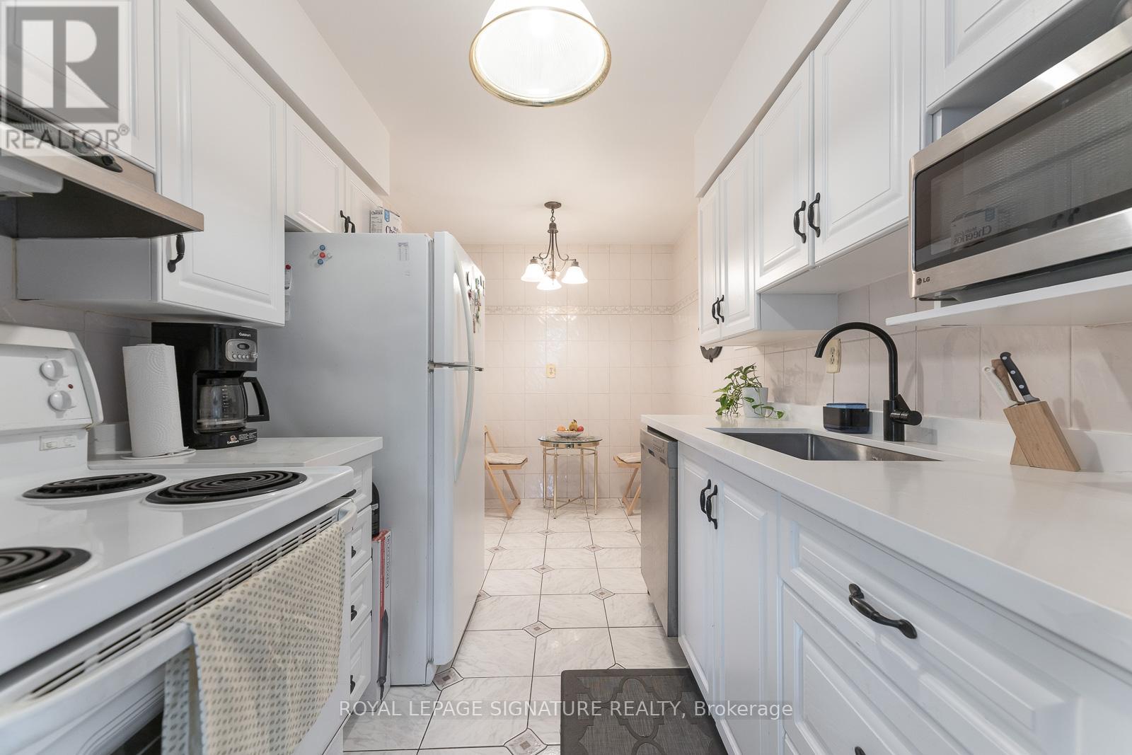 209 - 5 Frith Road, Toronto, Ontario  M3N 2L5 - Photo 12 - W12905400