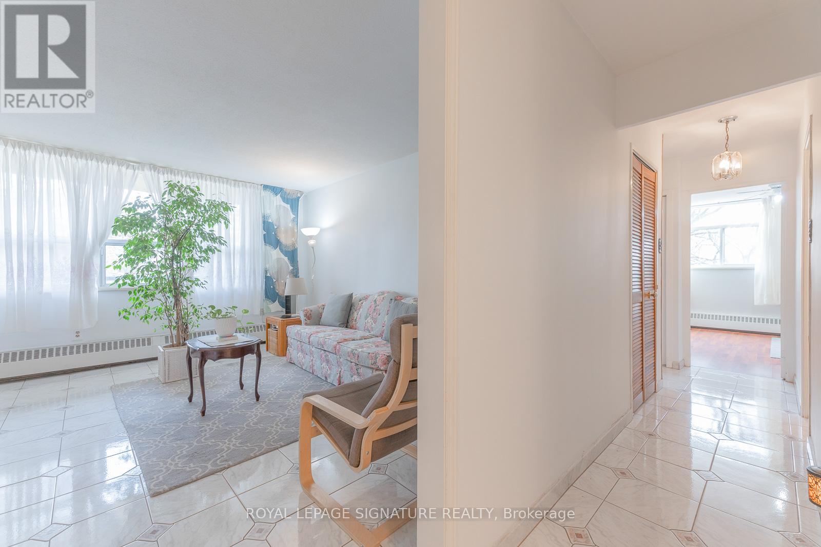 209 - 5 Frith Road, Toronto, Ontario  M3N 2L5 - Photo 3 - W12905400